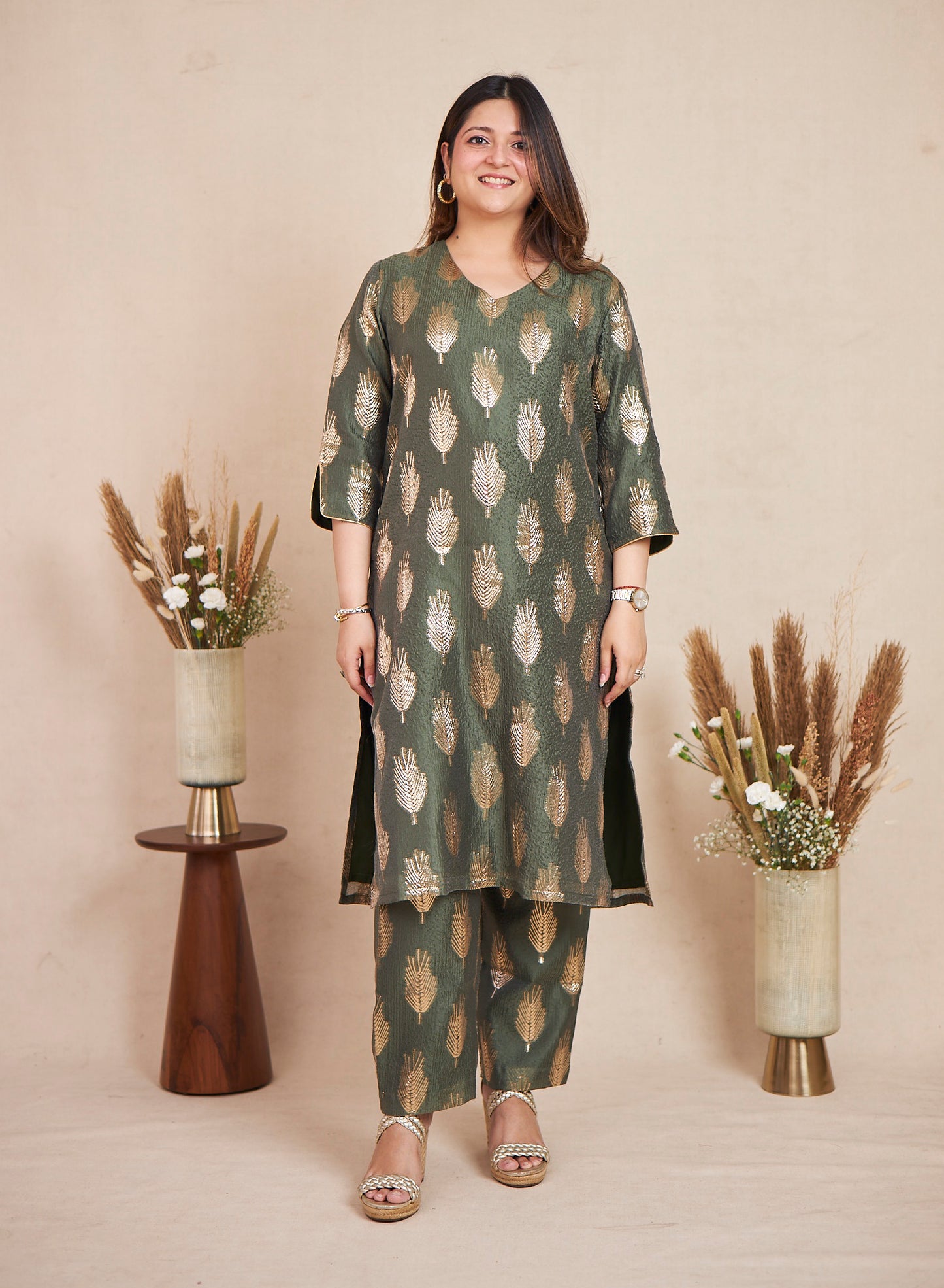 Golden Glimpse (Olive Green)