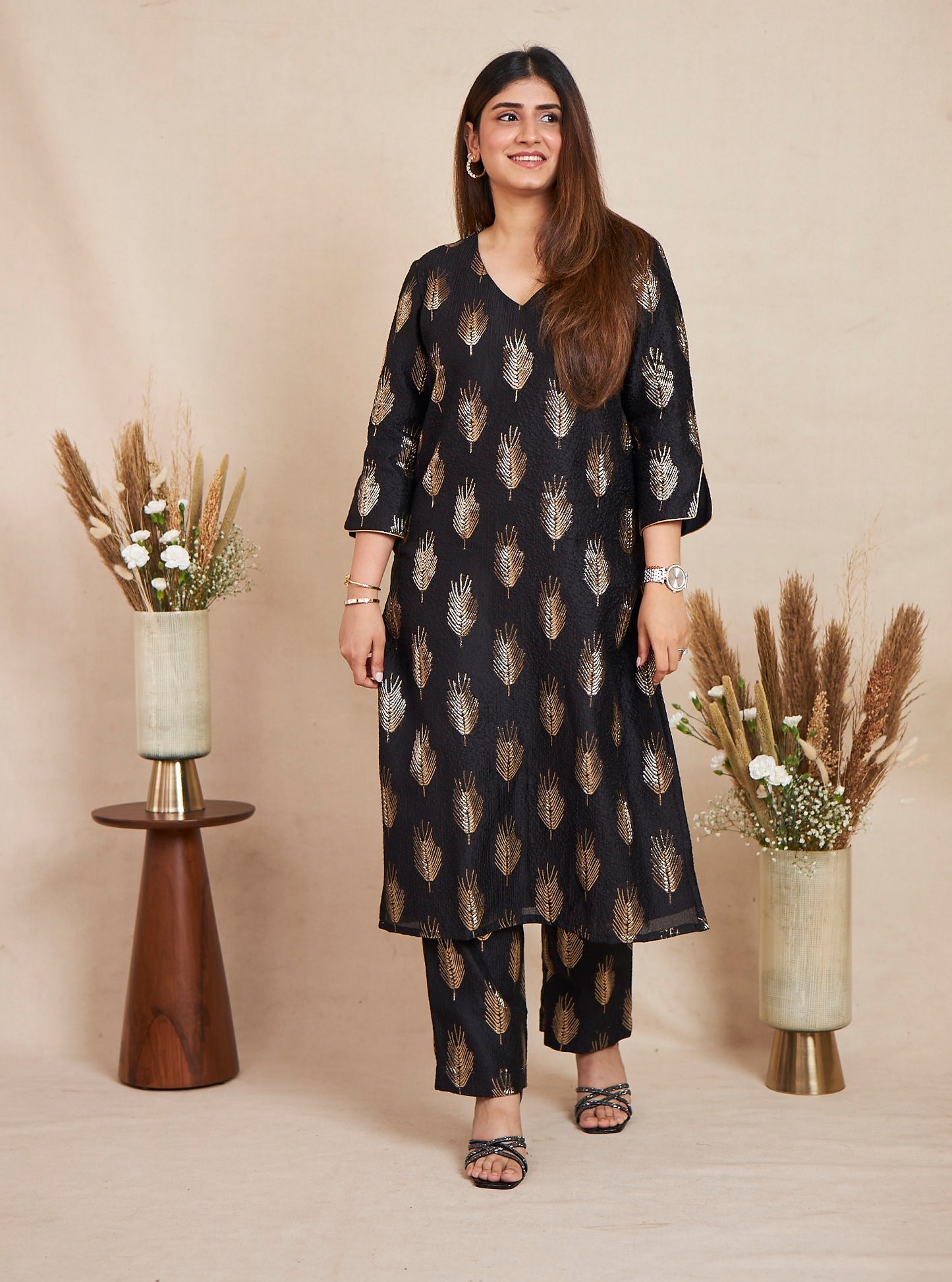 Golden Glimpse (Black)