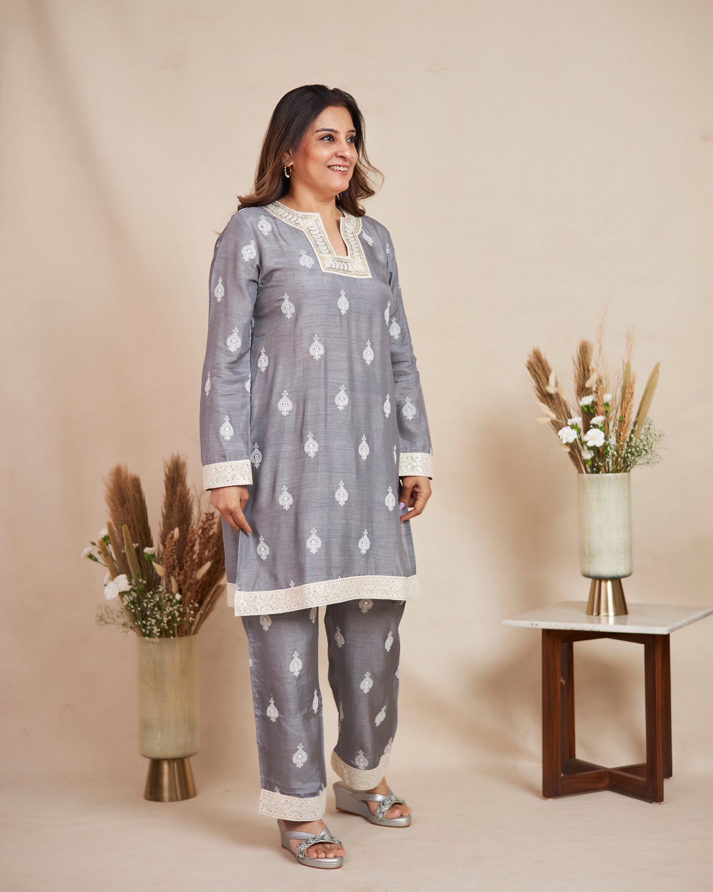 Silken Verse (Grey)