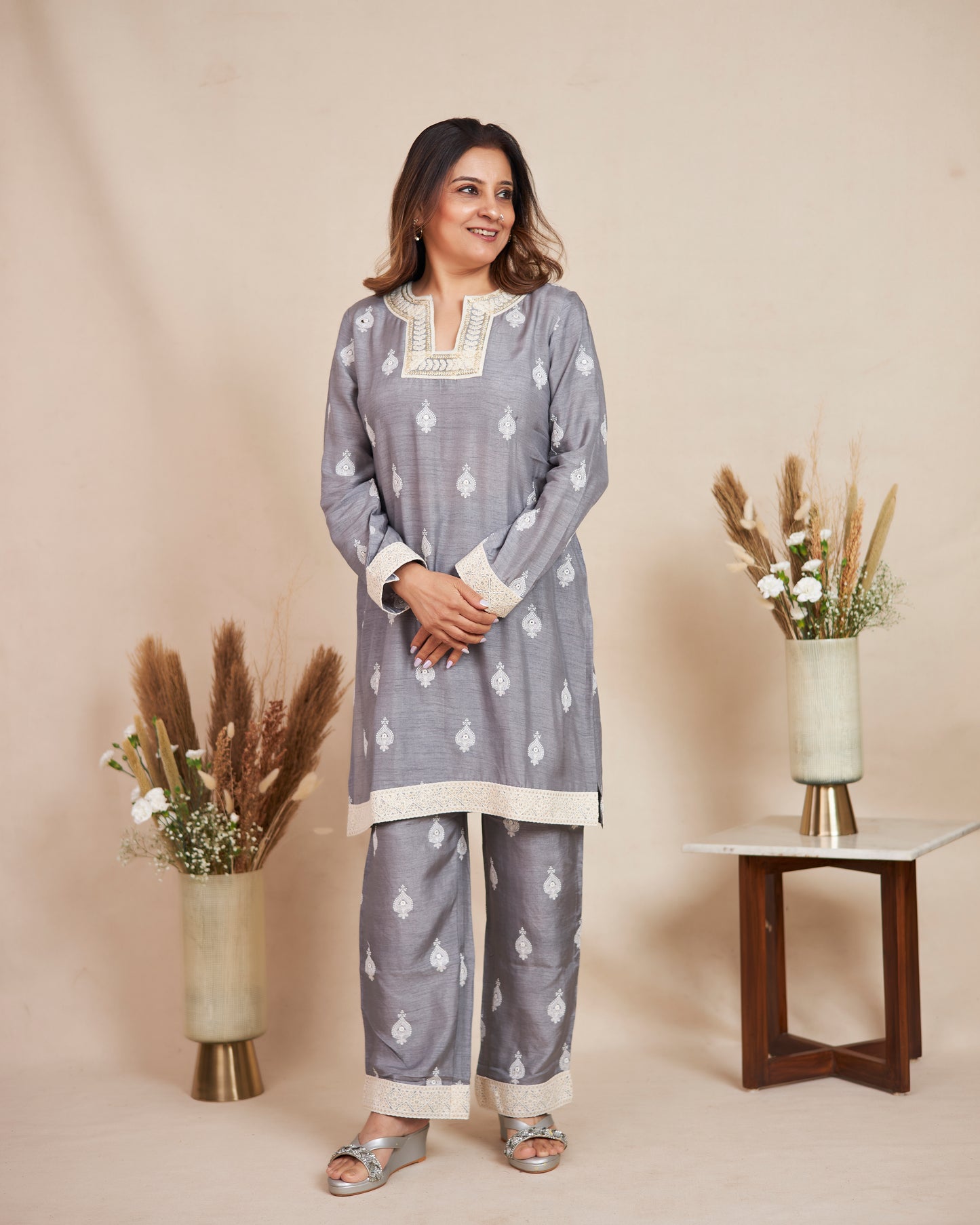 Silken Verse (Grey)