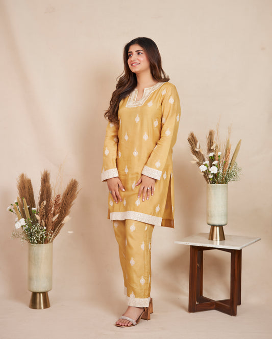 Silken Verse (Mustard)