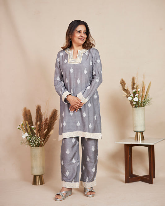 Silken Verse (Grey)