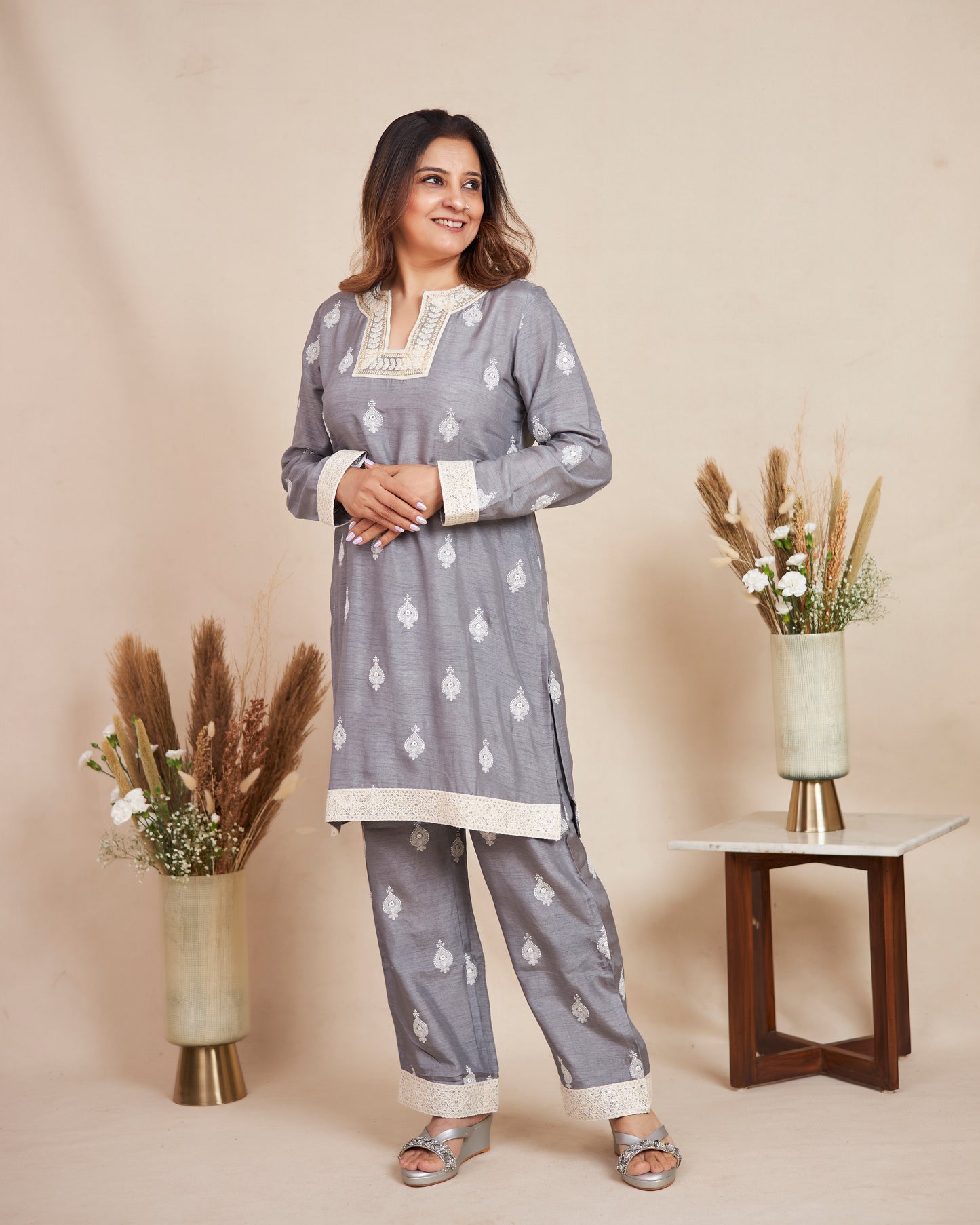 Silken Verse (Grey)